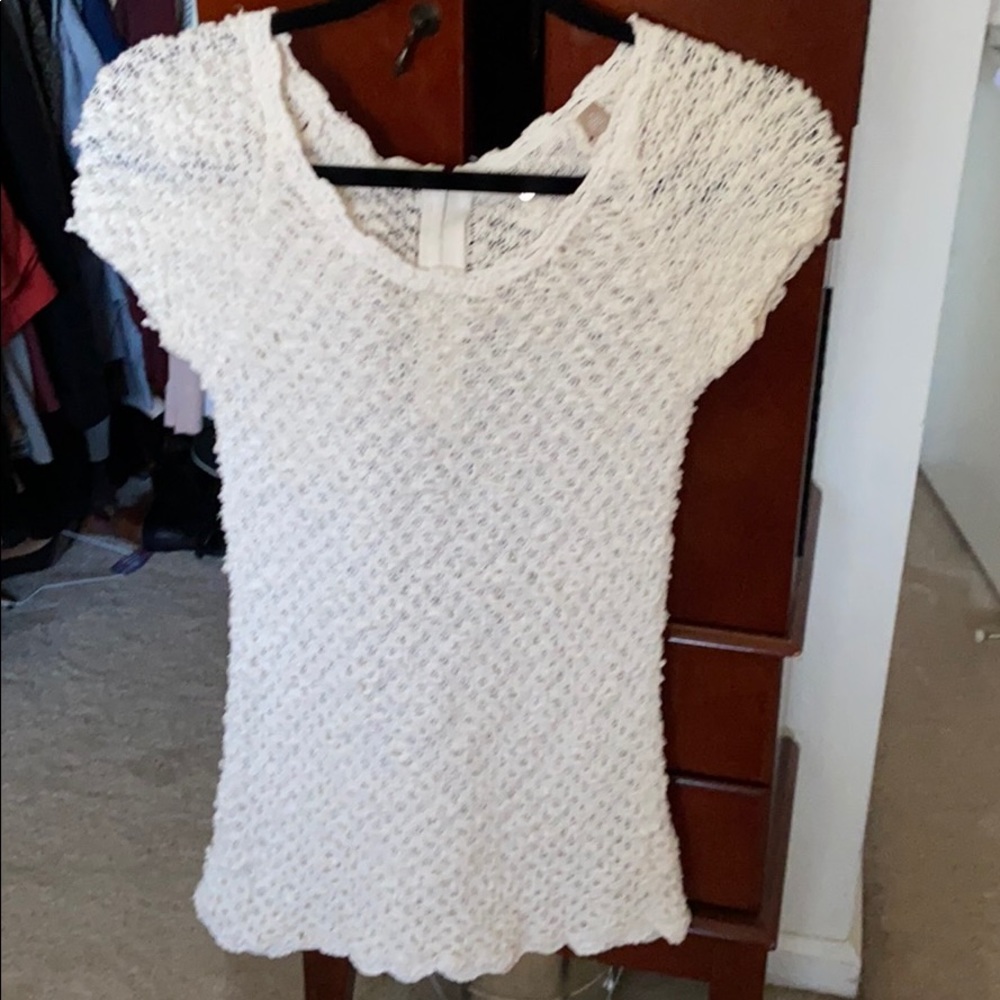 Knitted and knotted short sleeve
